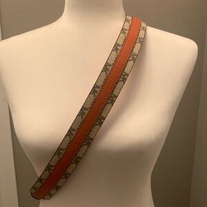 MICHAEL KORS PURSE/GUITAR STRAP